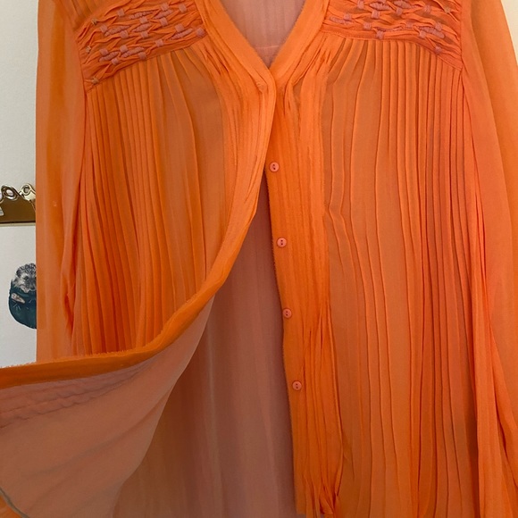 Coral pleated button-up blouse - Picture 3 of 8